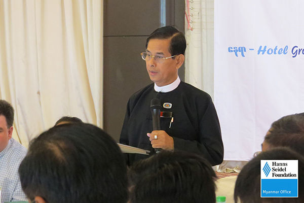 Speaker of Thaninthayi Regional Parliament U Khin Maung Aye held a keynote speech to welcome the participants of the Dialogue and Workshop on Federalism. 