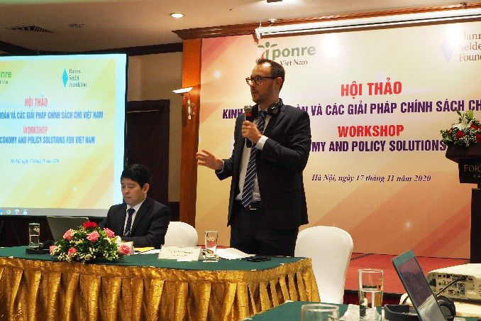 Mr Michael Siegner - HSF Vietnam resident representative answered participants’ questions the Workshop