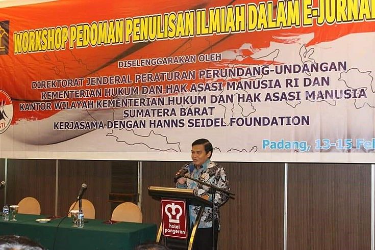 The Keynote Speech was delivered by Prof. Dr. Widodo Ekatjahtjana, Directorate General of the Ministry of Law and Human Rights