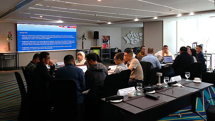 The workshop and lively international exchange strengthened networking and information-sharing among participants. 