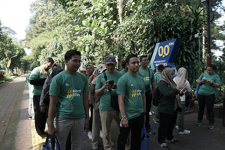 Practical exercises of participants at Botanical Garden in Bogor
