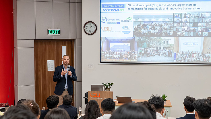 Mr Michael Siegner, Resident Representative of HSF Vietnam, spoke at the event