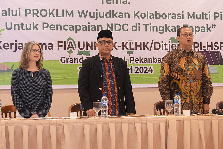 Opening session, from left to right, Resident Representative HSF (Julia Berger), Vice Rector of University of Lancangkuning (Dr Jeni Wardi, SE., MM) and Secretary of Ditjen PPI KLHK (Agus Rusly SPi. MSi.)