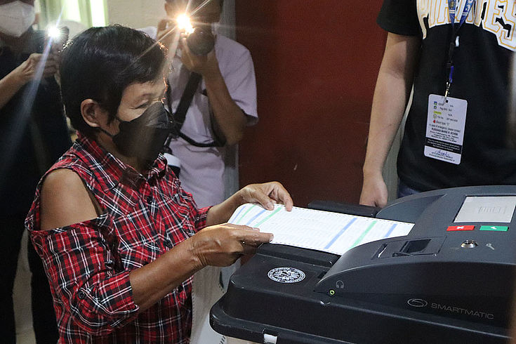 Vote Counting Machine (VCM) demonstration using an actual machine and sample ballots