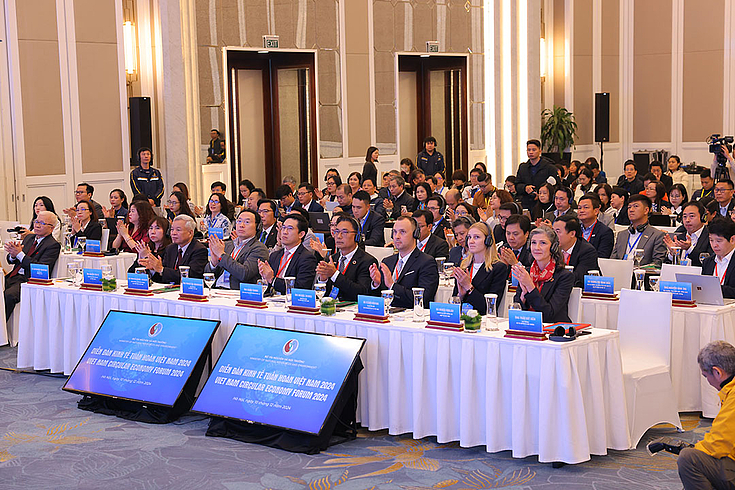 High-level participants are the leaders of Ministries, international organisations, and private sector