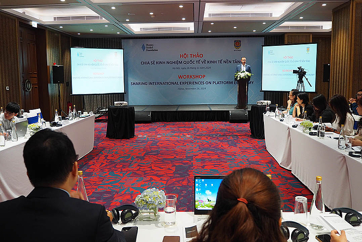 Mr Michael Siegner, Resident Representative of HSF Vietnam spoke at the workshop