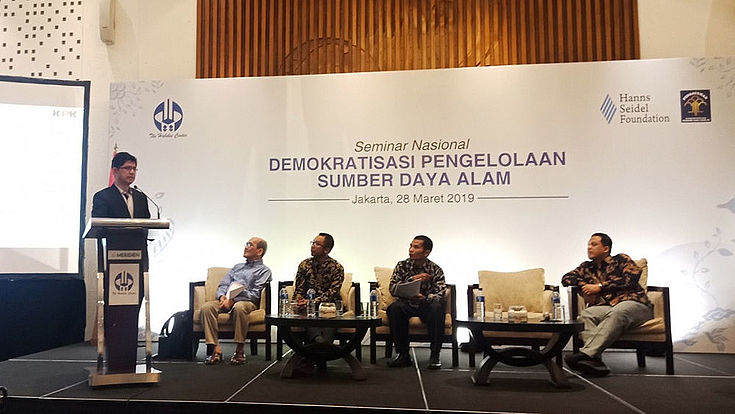 Deputy chairman of KPK, Mr. Laode M Syarif, presents his findings in a panel session.