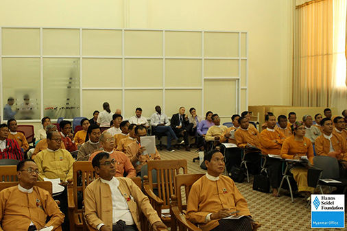 The participants at the briefing on social media