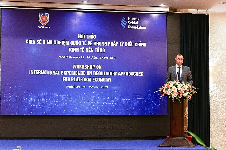 Mr Michael Siegner, Resident Representative of HSF Vietnam spoke at the workshop