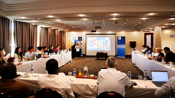 Mr Michael Siegner (HSF Vietnam) moderated the panel discussion