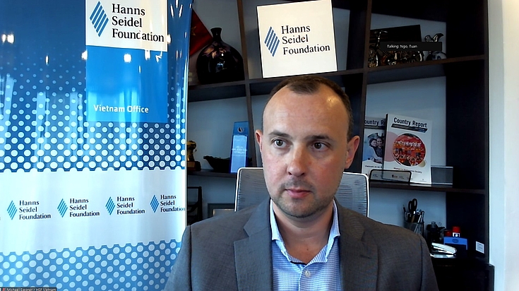 Mr Michael Siegner (HSF) opened the webinar