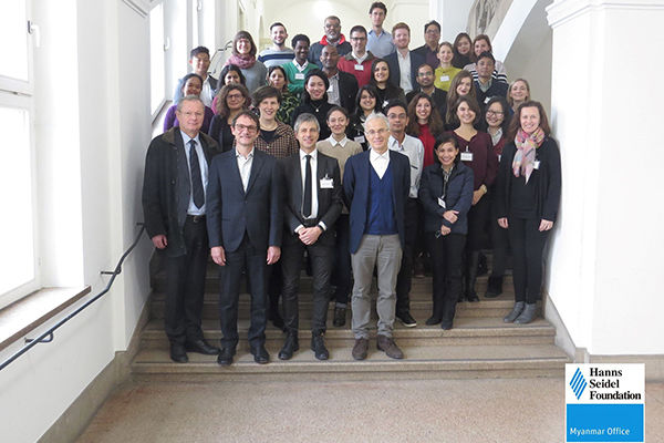 Participants and professors of the 2018 Winter School on Federalism and Governance at the University of Innsbruck.