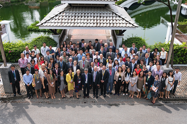 Group photo of 120 participants 